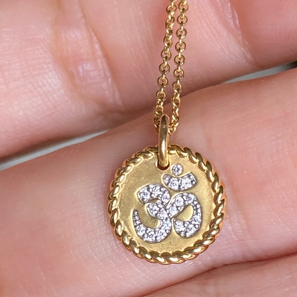 New w tags David Yurman 18K gold cable collectibles om necklace.